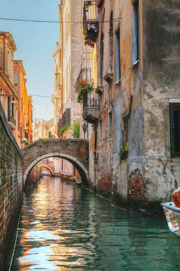 Canales secundarios de #Venecia www.venecia.travel/ #Italia